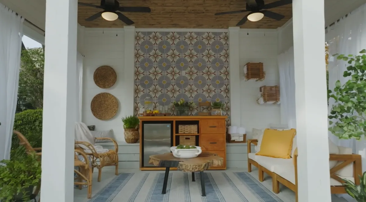 Custom outdoor pool installation